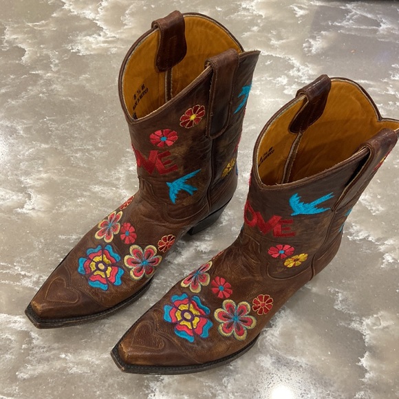 Old Gringo Shoes - Old Gringo Floral Embroidered Brown Leather Snipped Toe Cowboy Boots LOVE
